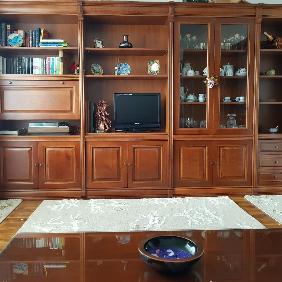 Appartamento Garsoniera Mihaela Petroşani Esterno foto
